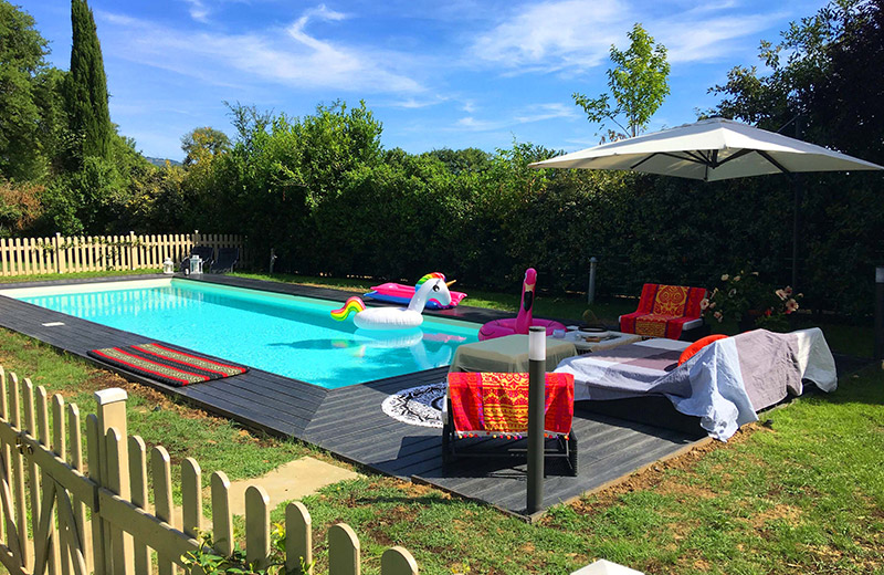 outdoor swimming pool 