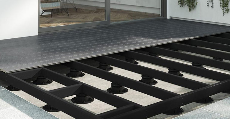 composite decking | deck design | top and bottom rails