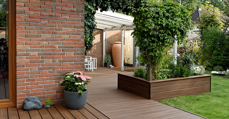 Outdoor-Deck-Planter-Box